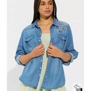Torrid Sz 1 Denim Chambray Western Rodeo Cowgirl Embroidery Snap‎ Button Shirt